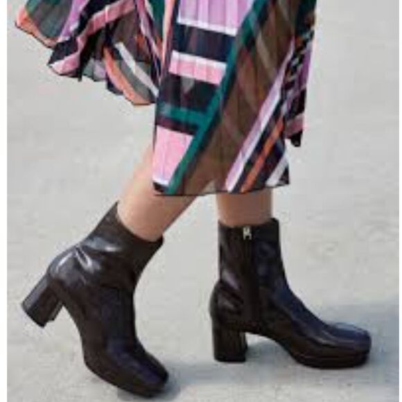 NEW Aerosoles Sussex Padded Insole Patent Ankle Block Heel Black Boots Platform - Picture 2 of 6